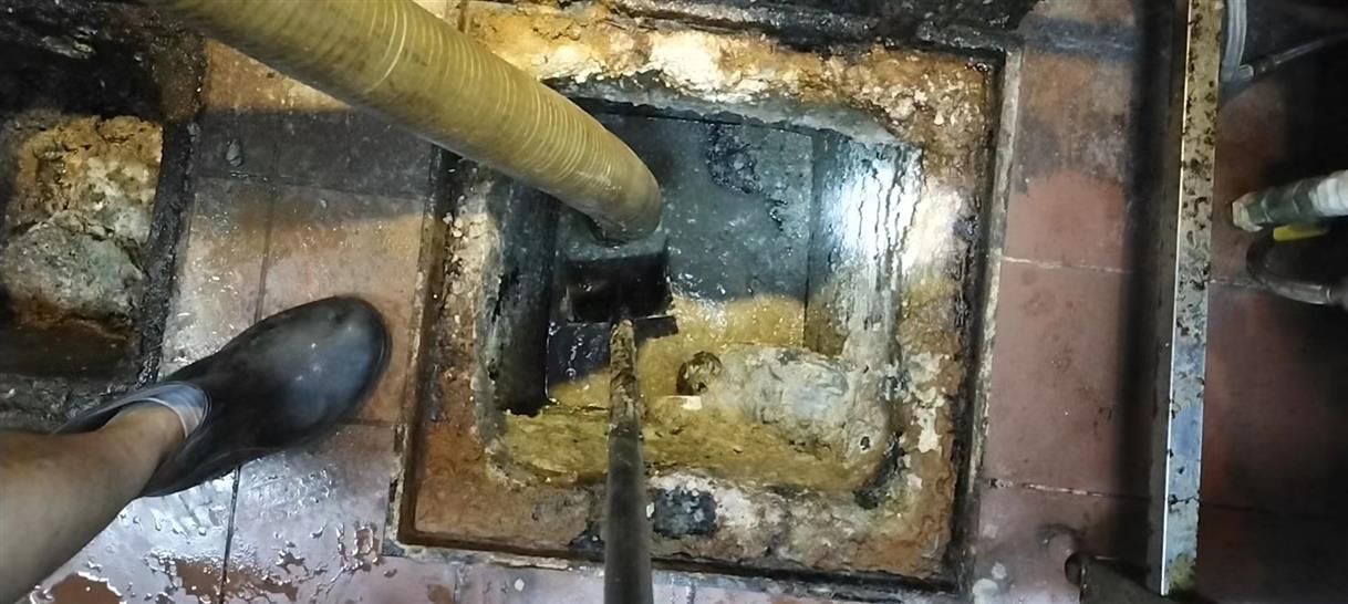 若尔盖污水池清理一般都有毒气，怎么预防中毒呢？