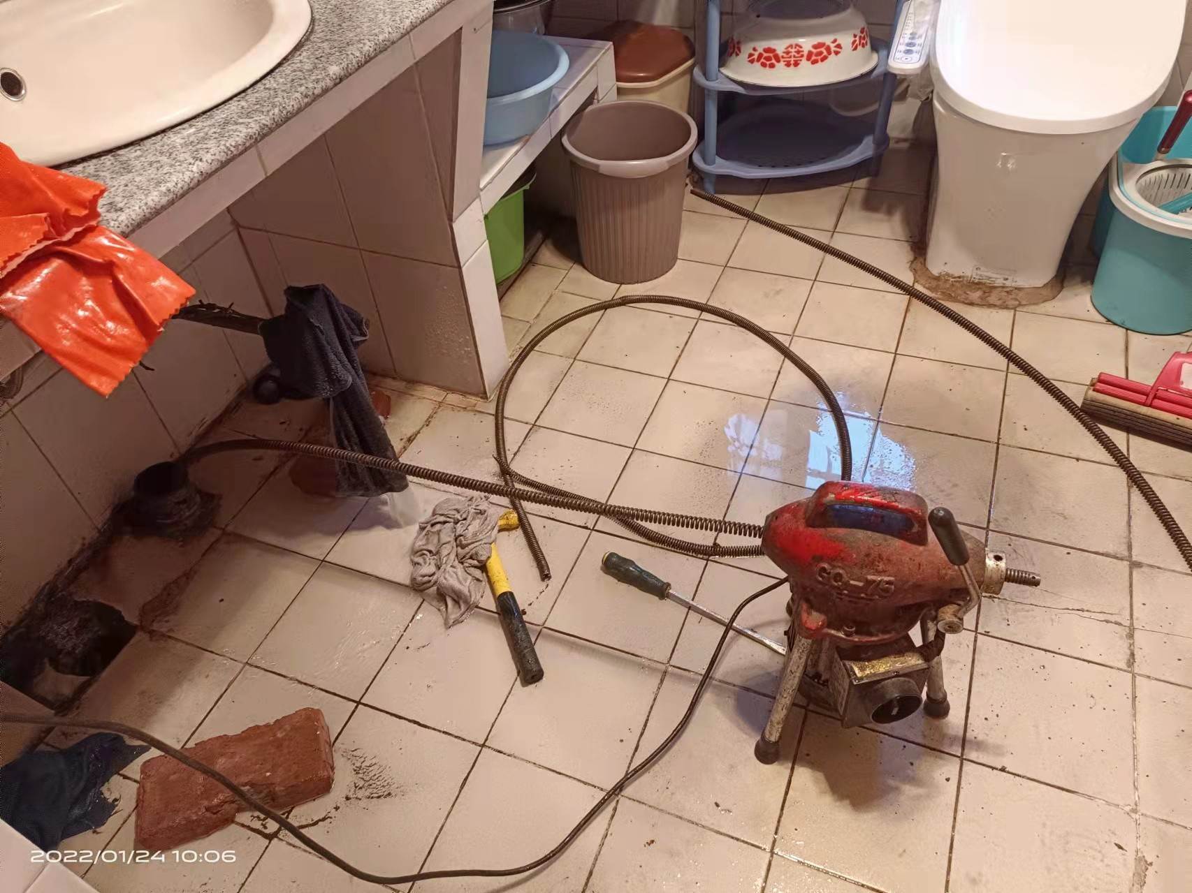 若尔盖疏通厨房下水道，地漏疏通