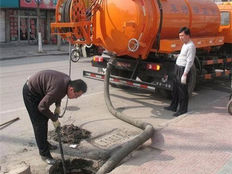 若尔盖清掏化粪池，健康生活从这里开始